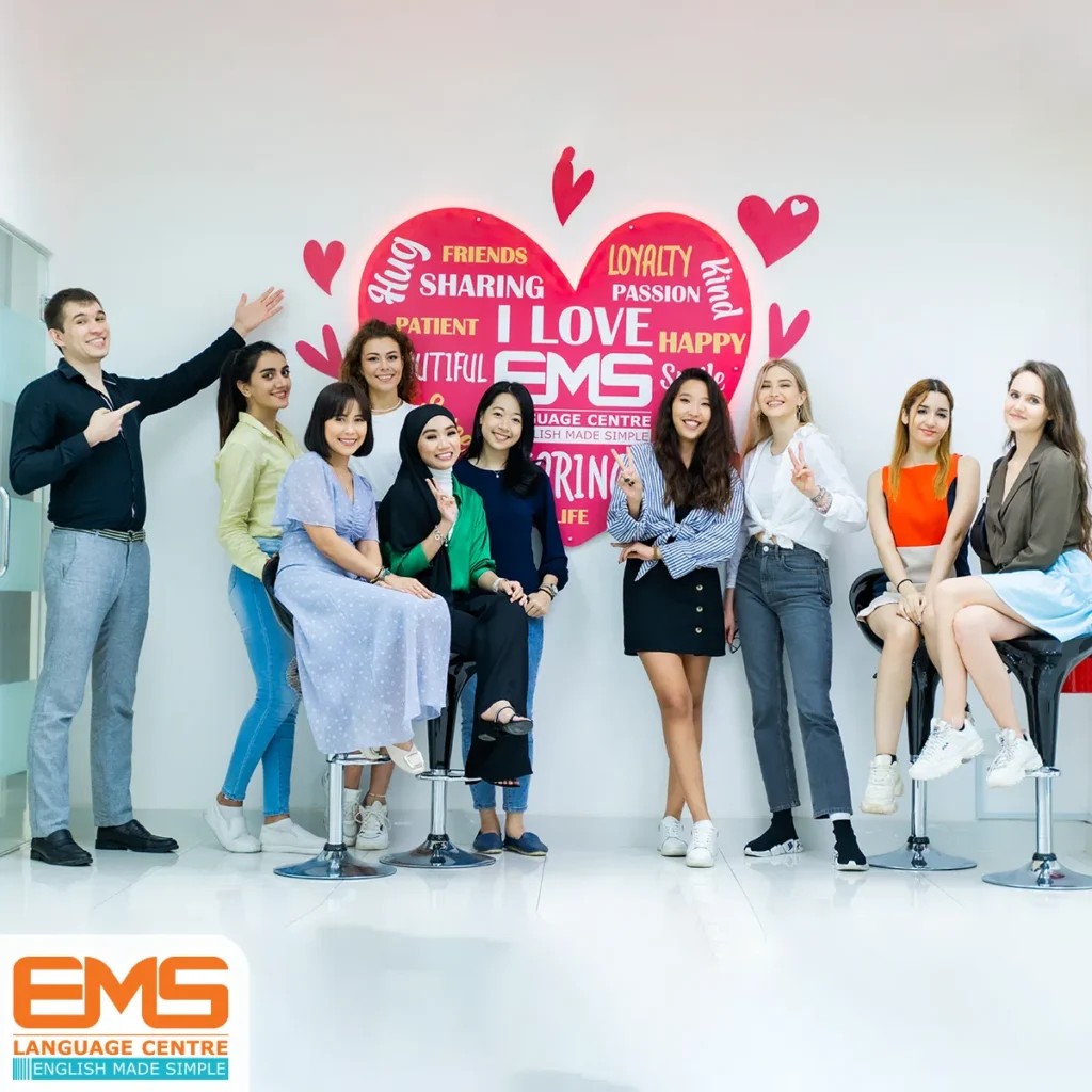 EMS Language Centre 学校师生活动合影
